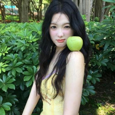 壁花女孩梦游中海报